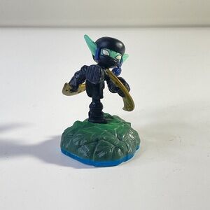 Activision Skylanders Figure With Green Textured Base And Twin Blades